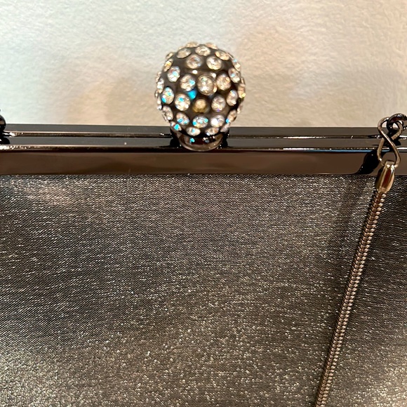 Elan Silver Shimmer Evening Bag With Sparkling Round Closure - Picture 2 of 8